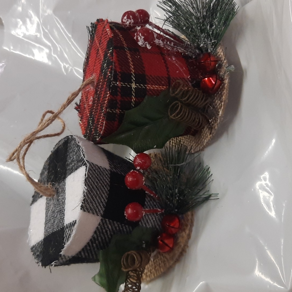 Christmas plaid top hat ornaments